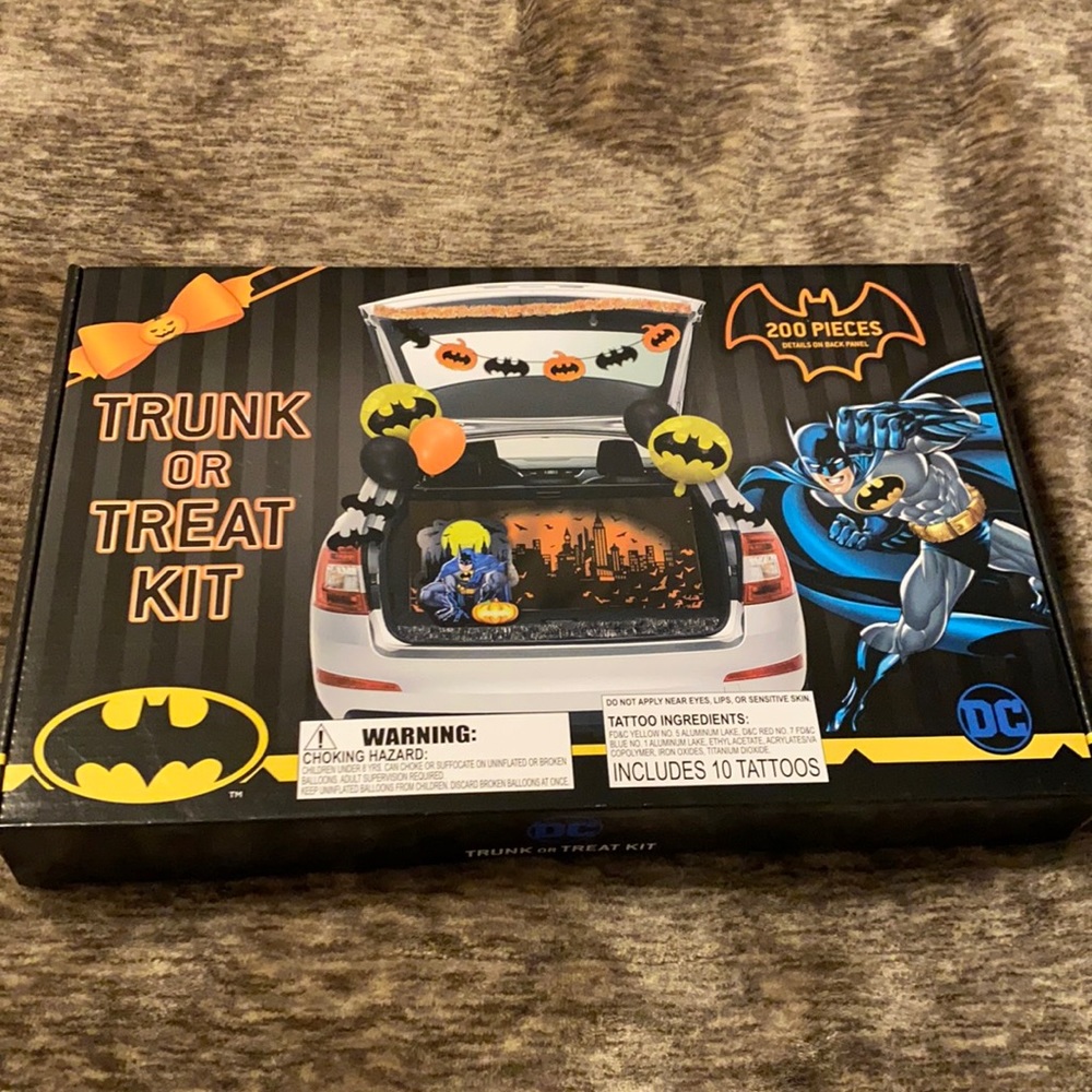Batman Trunk or Treat 200 Piece Kit Halloween DC Comics